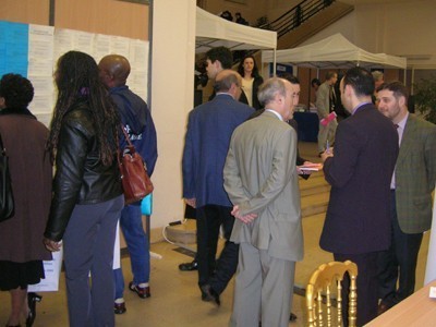 Nos conseillers sont à votre écoute au 0805 950 920