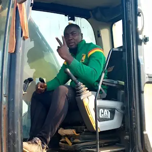 Candidat Conducteur D'engins Lourd Pelle Excavatrice