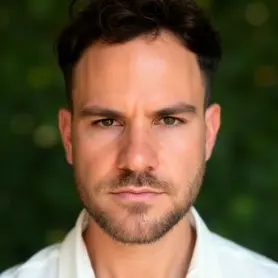 CV Entrepreneur Et Investisseur Spécialisé En Webmarketing