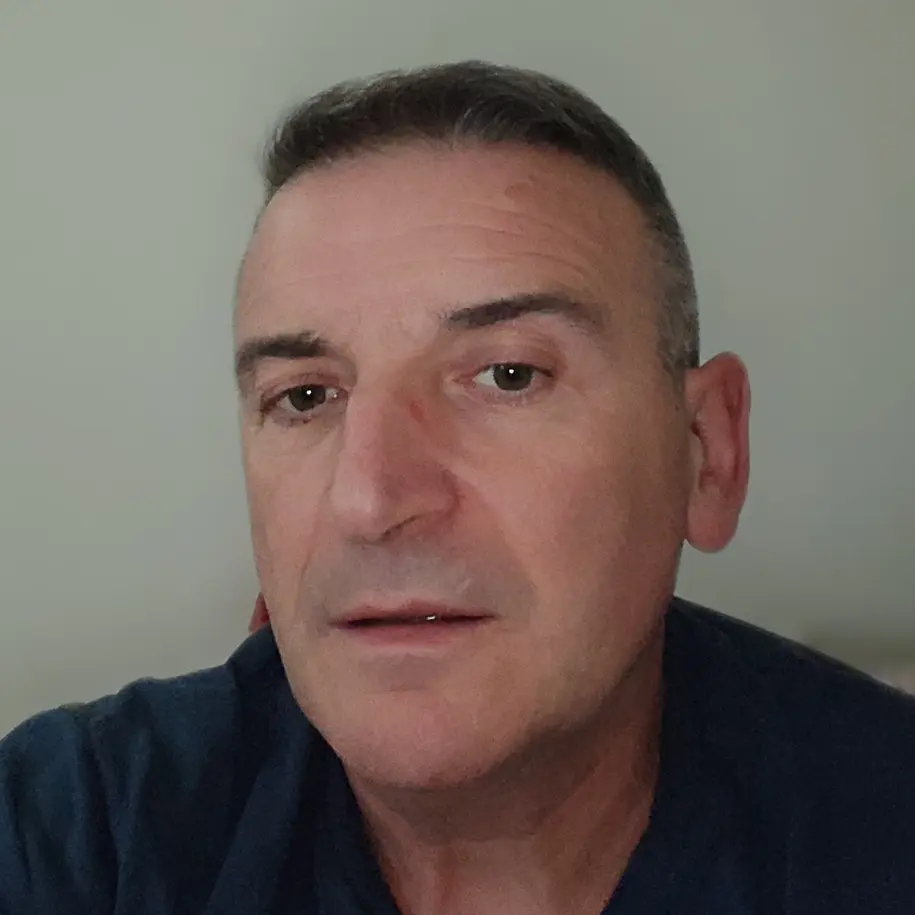 Candidat 2609071349 - Menuisier Poseur